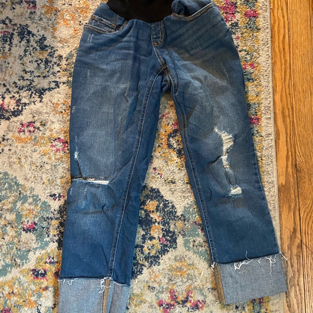 Motherhood Maternity Bounceback. Size small. Capri.